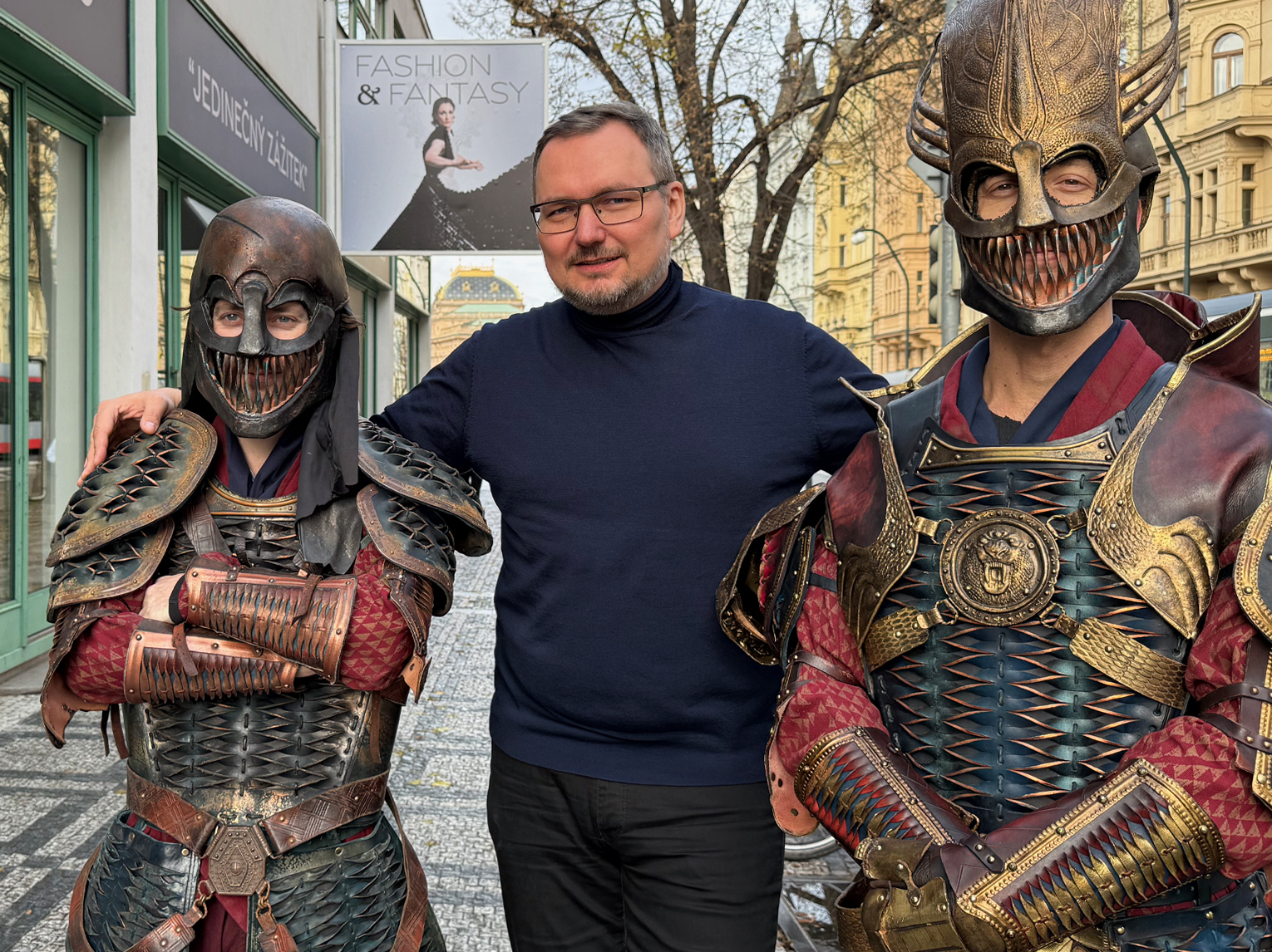 Besuch der Ausstellung "Fashion & Fantasy" in Prag, mit Interviews und Videoproduktion